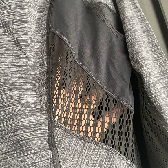 Like New! Lululemon Sun Runner Long Sleeve (8/10) - Picture 14 of 15